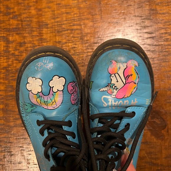 Blue Dr Martens boots - Picture 13 of 13